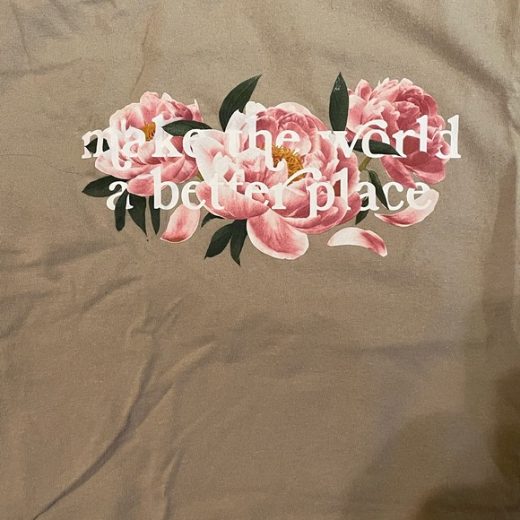 H&M tee - Picture 3 of 3